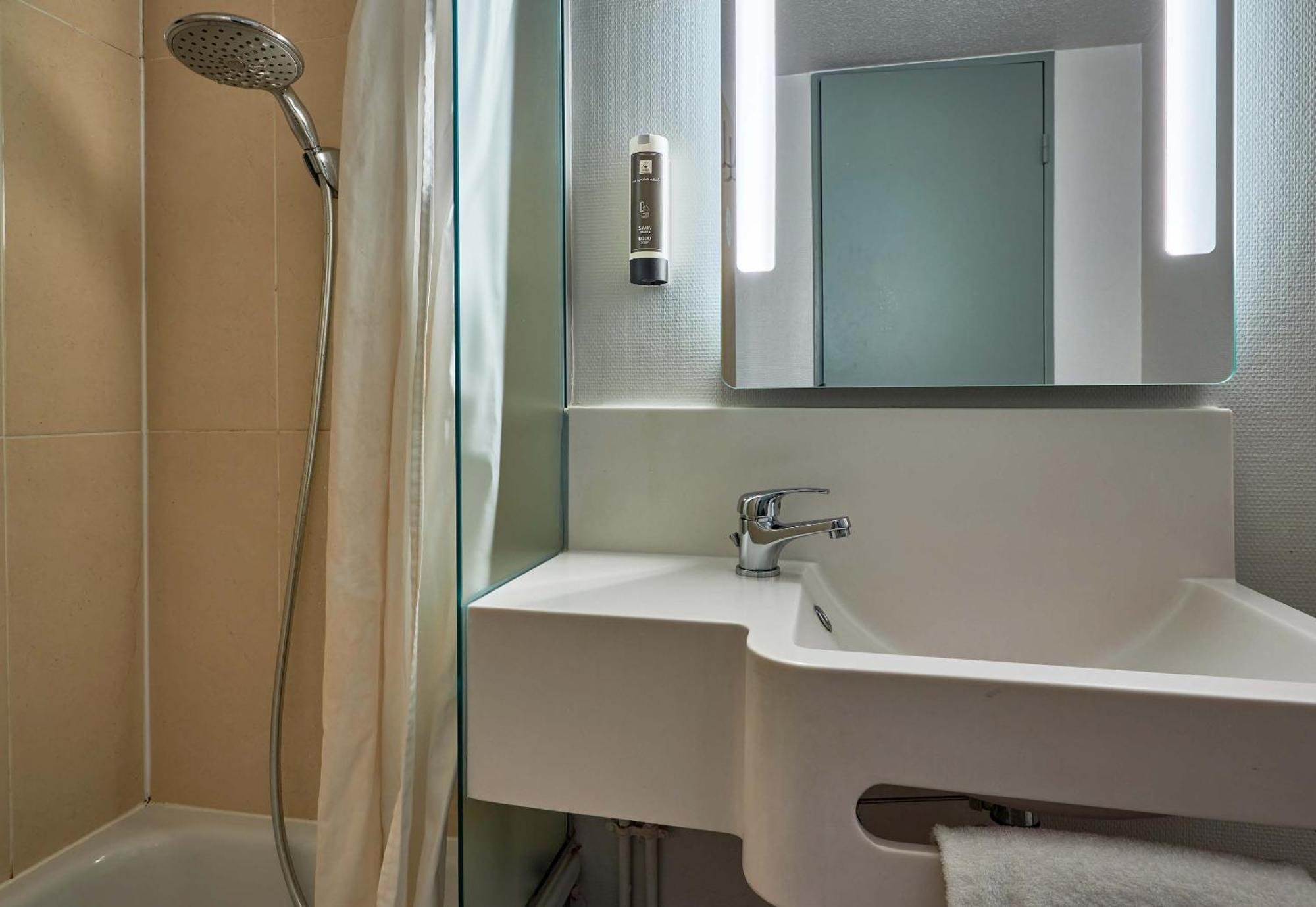 B&B Hôtel Cherbourg Ngoại thất bức ảnh