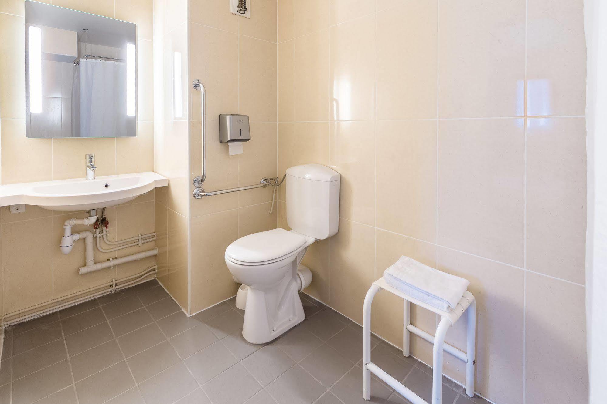 B&B Hôtel Cherbourg Ngoại thất bức ảnh